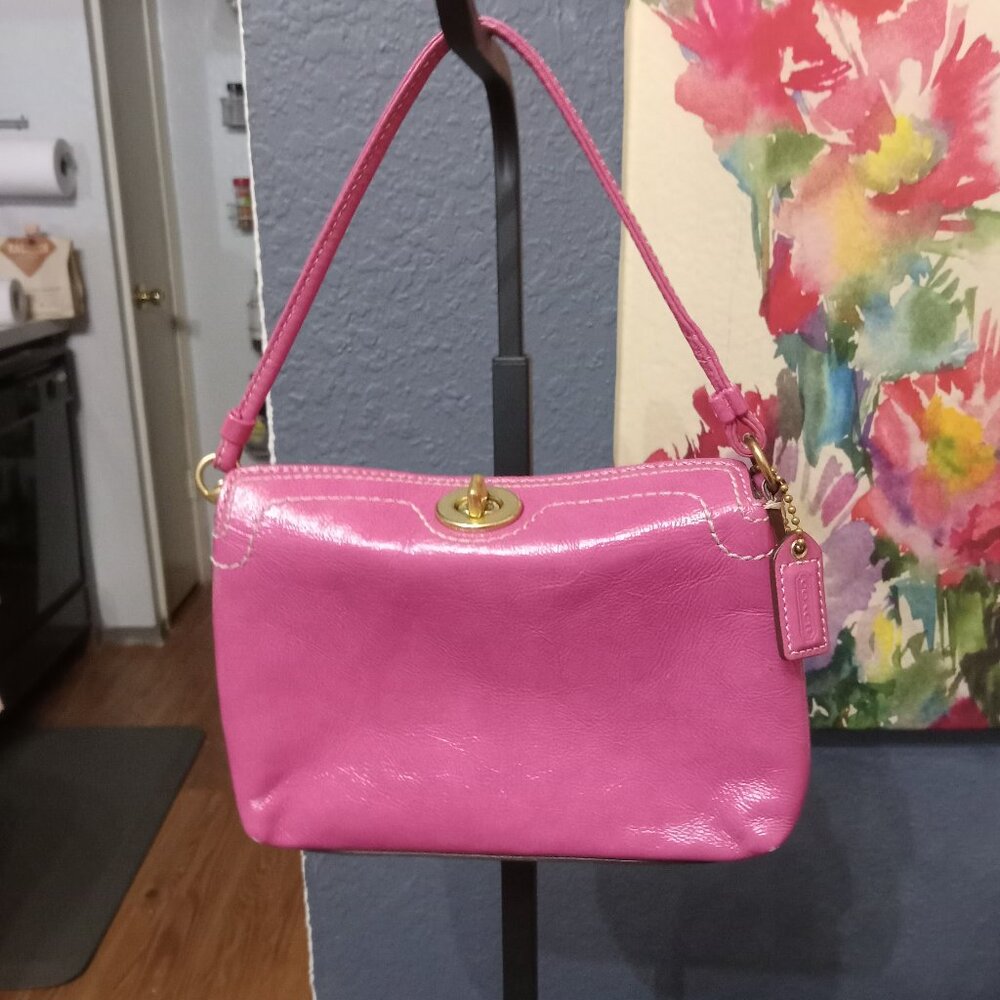 Vintage Coach Pink Hamptons Capacity Wristlet
